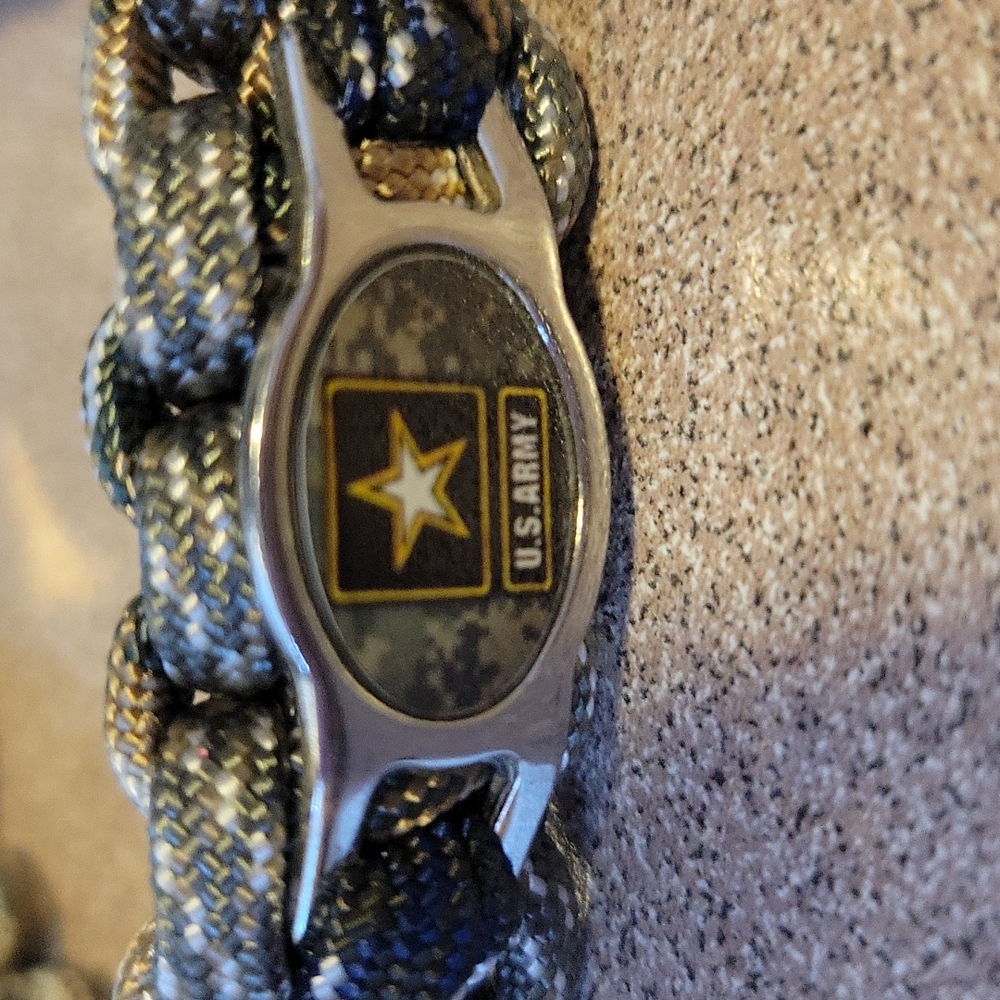 Camouflage paracord bracelet US Army